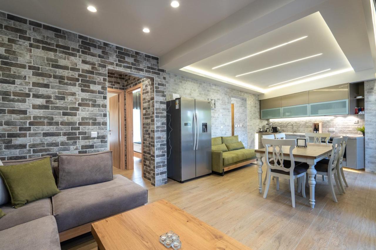 Family Apartment Zornitsa Néa Fókaia Zewnętrze zdjęcie